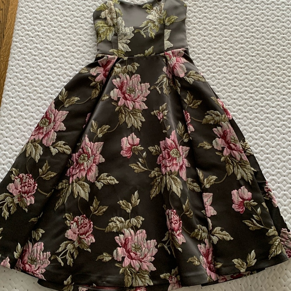 Ted Baker Satin Floral jacquard mini dress. 
Worn once!